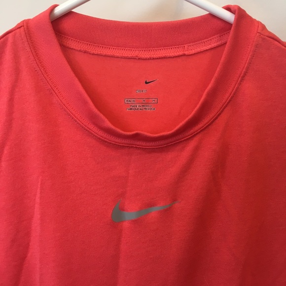 3/$25 Girls Nike T-Shirt - Picture 3 of 4